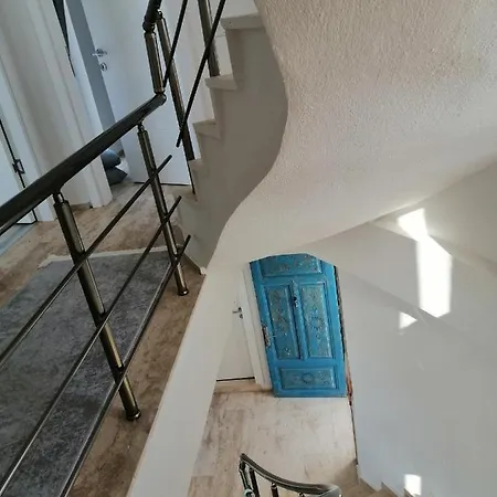 Bargilyam Vila *